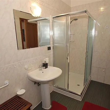 Villa Villa- Mariposa *