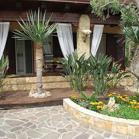 Villa Villa- Mariposa