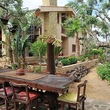 Villa- Mariposa Villa Lascari