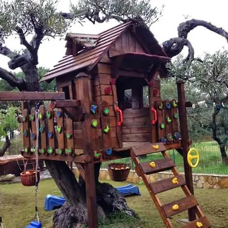 Villa Villa- Mariposa