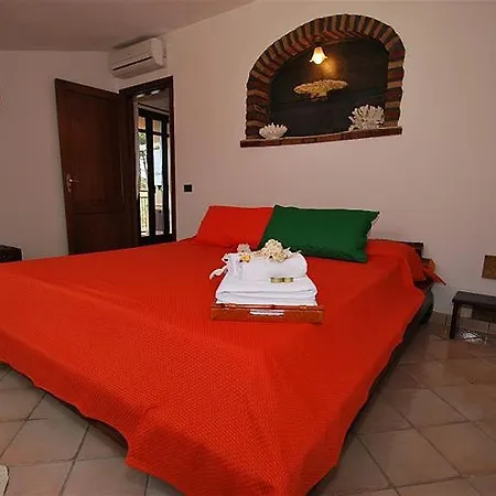 Villa- Mariposa Lascari