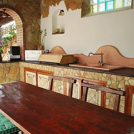 Villa- Mariposa Villa Lascari