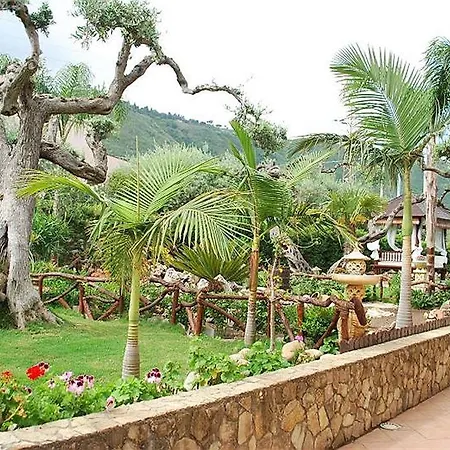 Villa Villa- Mariposa