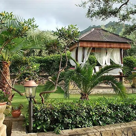 Villa Villa- Mariposa
